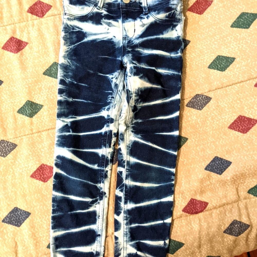 Two pair girls denim jeggings.